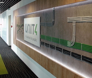 PROJEKT WNĘTRZ POWIERZCHNI BIUROWYCH DLA FIRMY UNIT 4