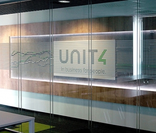 PROJEKT WNĘTRZ POWIERZCHNI BIUROWYCH DLA FIRMY UNIT 4